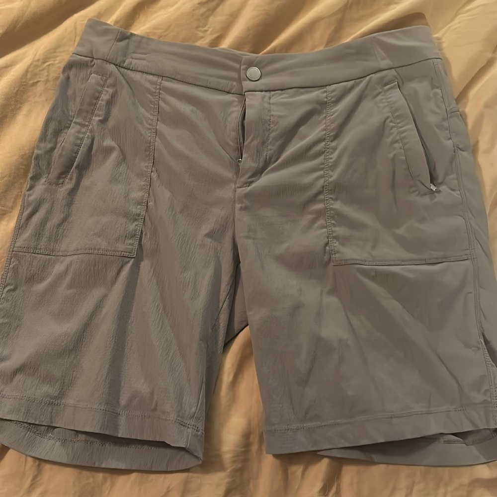 Athleta Trekkie Bermuda shorts
